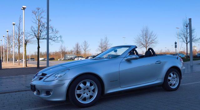 Mercedes-Benz SLK 200 , Merc.Service.s.gepfl.Tüv,Reifen neu!!!