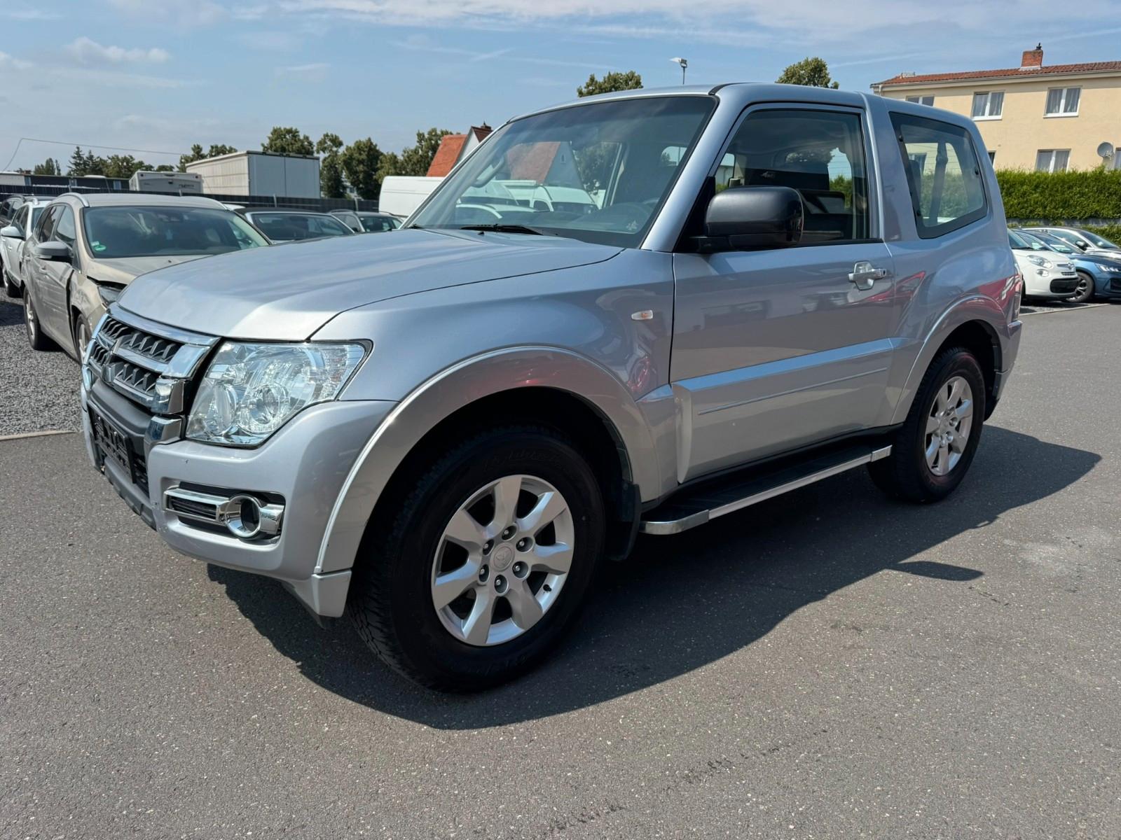 Mitsubishi Pajero 3.2 DI-D Basis