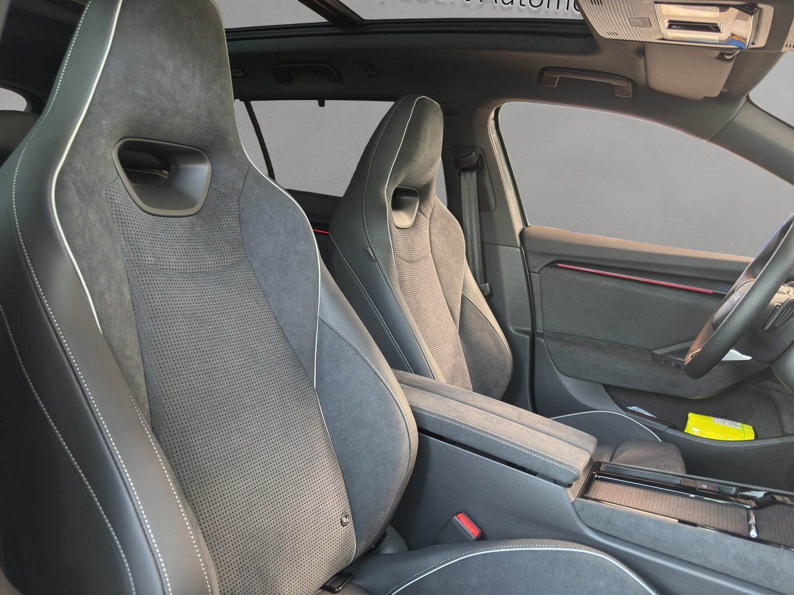Fahrzeugabbildung SKODA Superb Combi Sportline 2,0 TDI 142 kW DSG 4x4