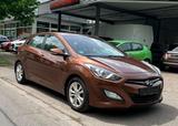Hyundai i30 1.4 Style Lim/SHZ/PDC/El-Sitze/Teilleder/TÜV - Hyundai i30: Limousine, Style