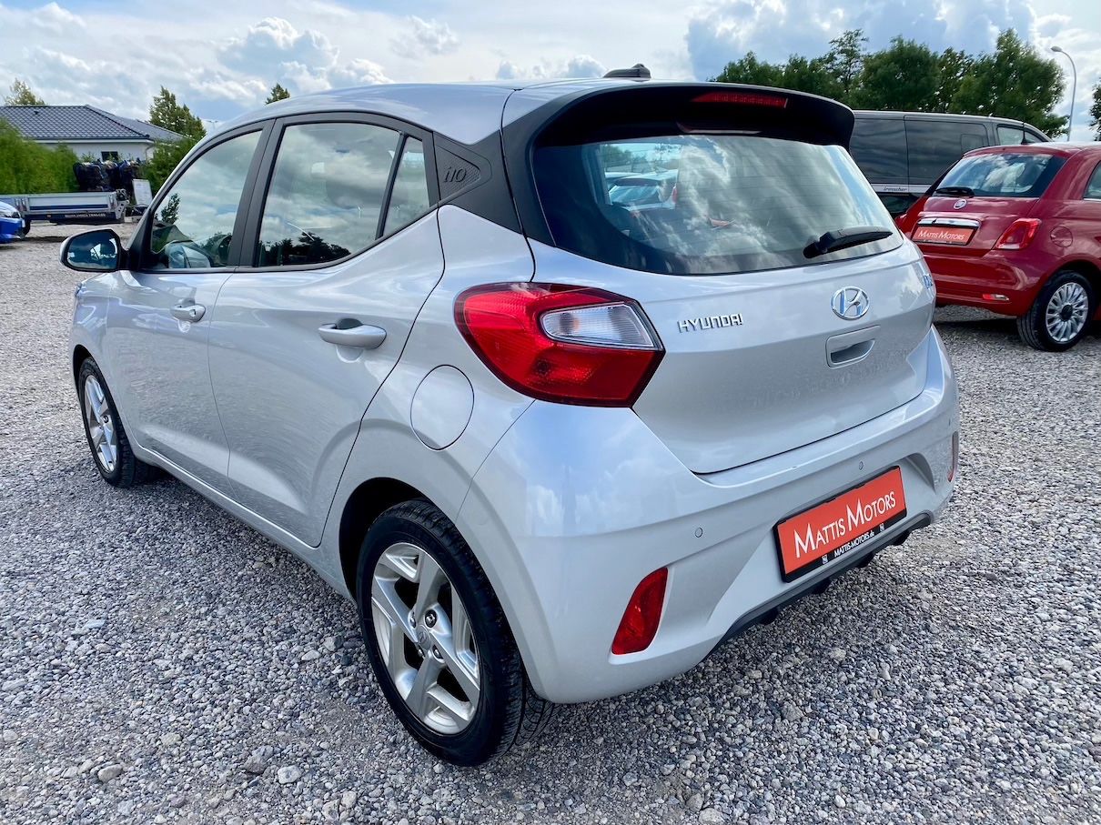 Fahrzeugabbildung Hyundai i10 1.0 Automatik KLIMA SITZ+LRHZ ALLWETTER PDC
