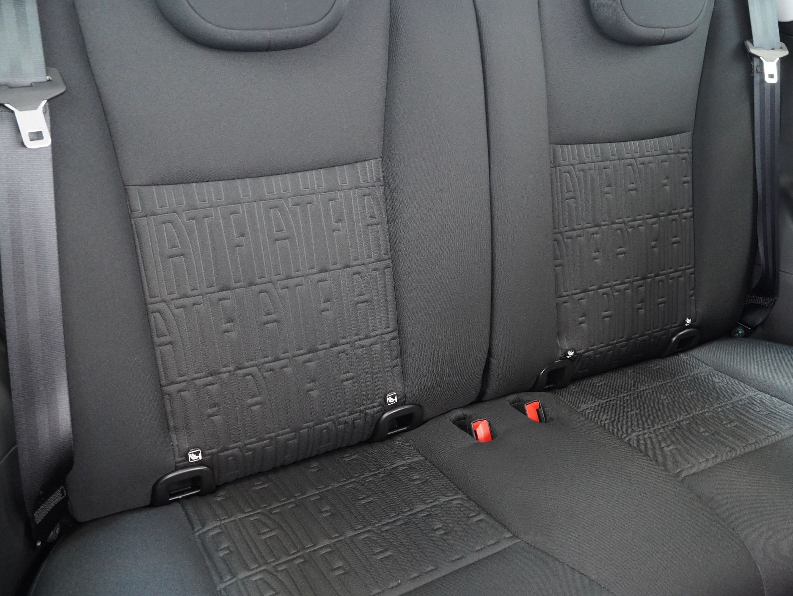 Fahrzeugabbildung Fiat 500e 87KW/42kWh/DC-LADEN/CARPLAY/DAB/SOH/KAMERA