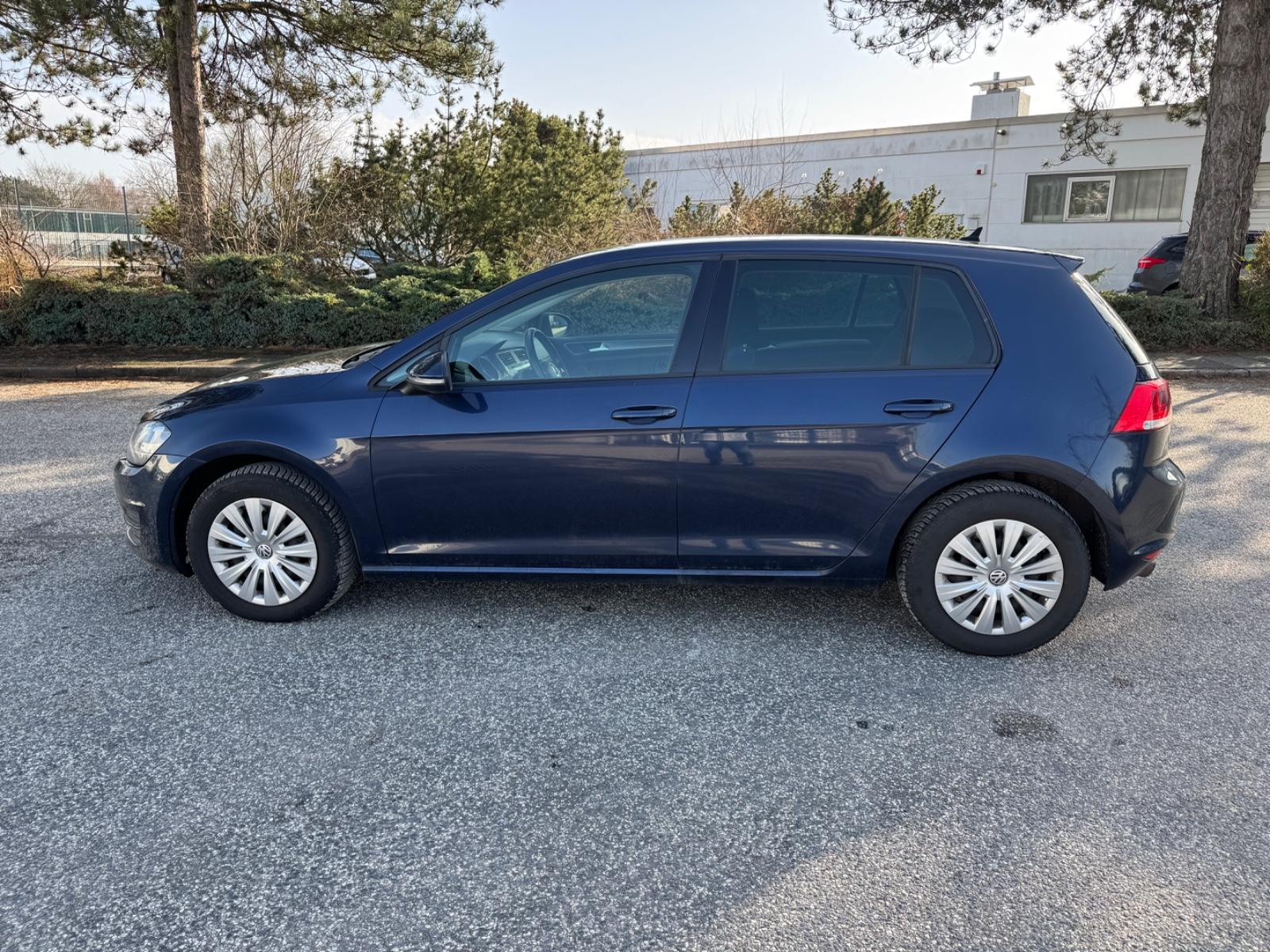 Volkswagen Golf VII  Trendline BMT