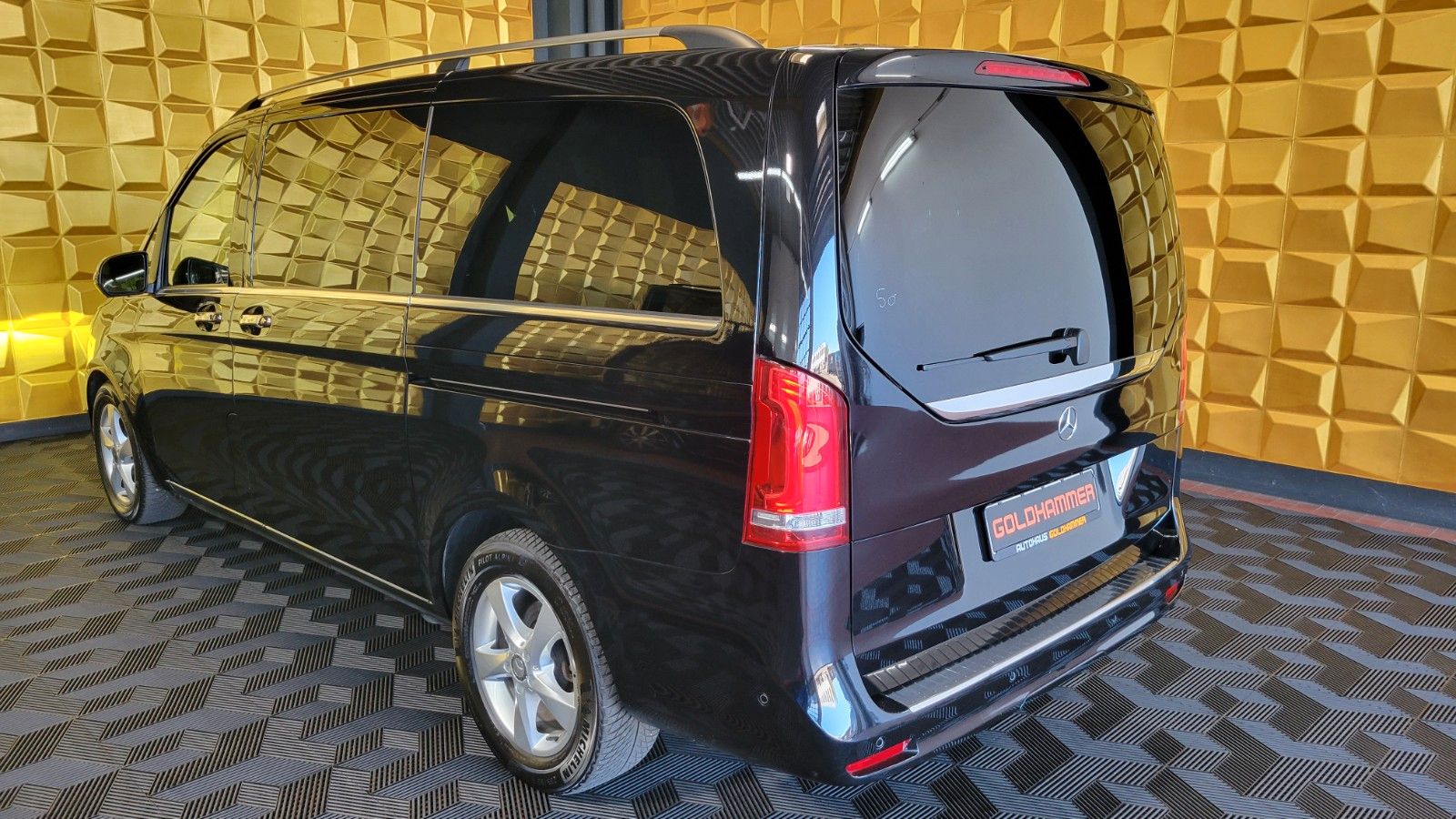 Mercedes-Benz V 300 lang 4MATIC 360° LED AHK BURMESTER AIRMATI foto 4