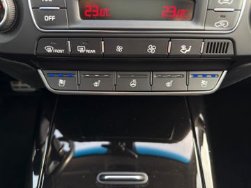 Kia Sorento 2.2D AT AWD GT Line Standheizung AHK GD