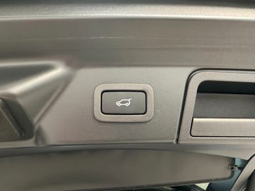 Land-Rover Range Rover Velar - 11