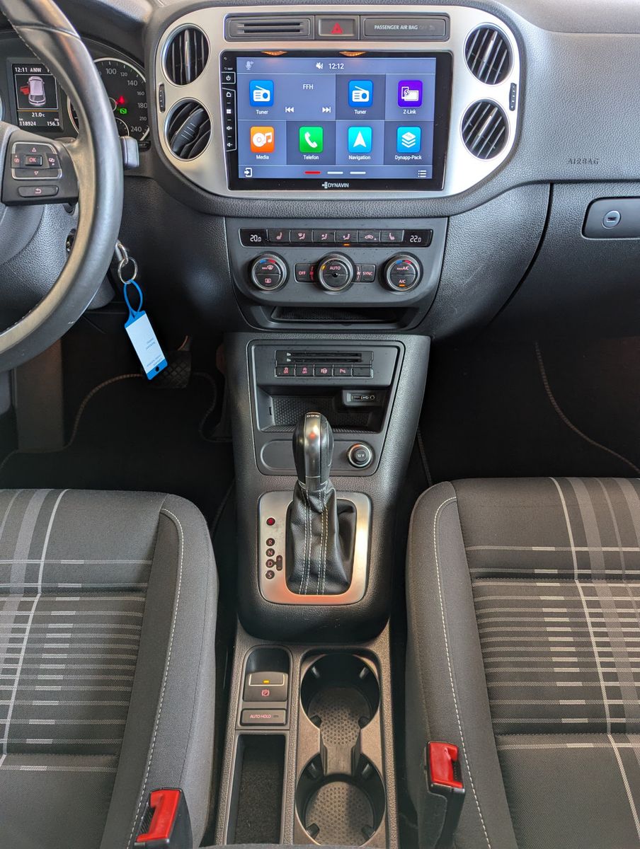 Fahrzeugabbildung Volkswagen Tiguan 1.4 TSI DSG Lounge DYNAUDIO AHK Kamera