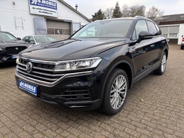 Volkswagen Touareg - 1