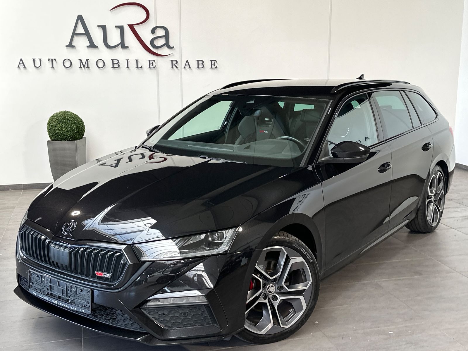 Fahrzeugabbildung SKODA Octavia Combi RS 4x4 Challenge NAV+MATRIX+AHK