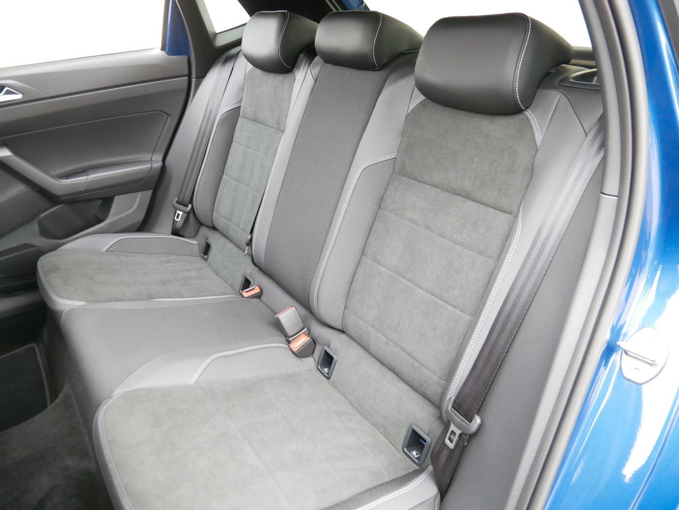 Fahrzeugabbildung Volkswagen Polo -VI 2.0 TSI GTI NEU43T DSG DACH MATRIX ACC