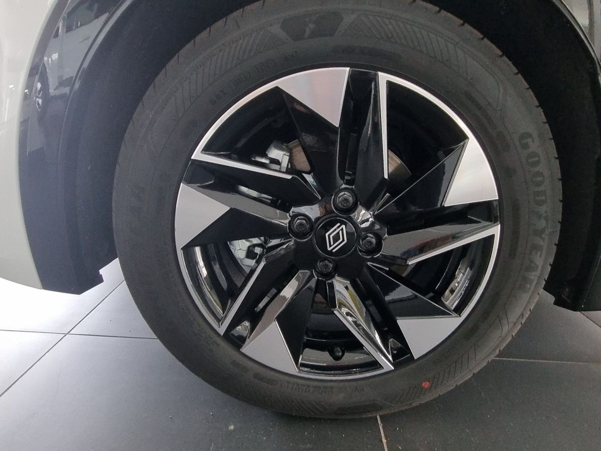 Fahrzeugabbildung Renault Clio Techno Full Hybrid E-Tech 160