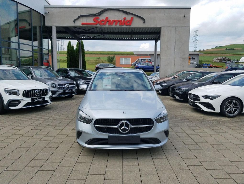 Mercedes-Benz B 180