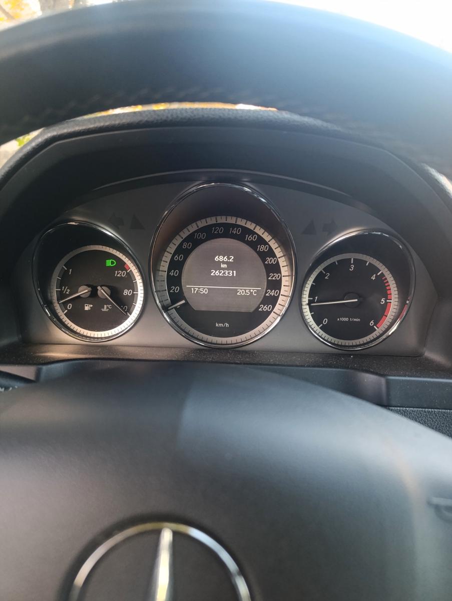 Mercedes-Benz C220 2009 — photo 12