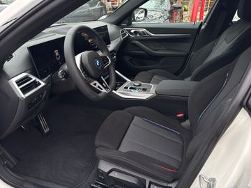 BMW i4 eDrive40 M Sportpaket HK HiFi DAB LED RFK