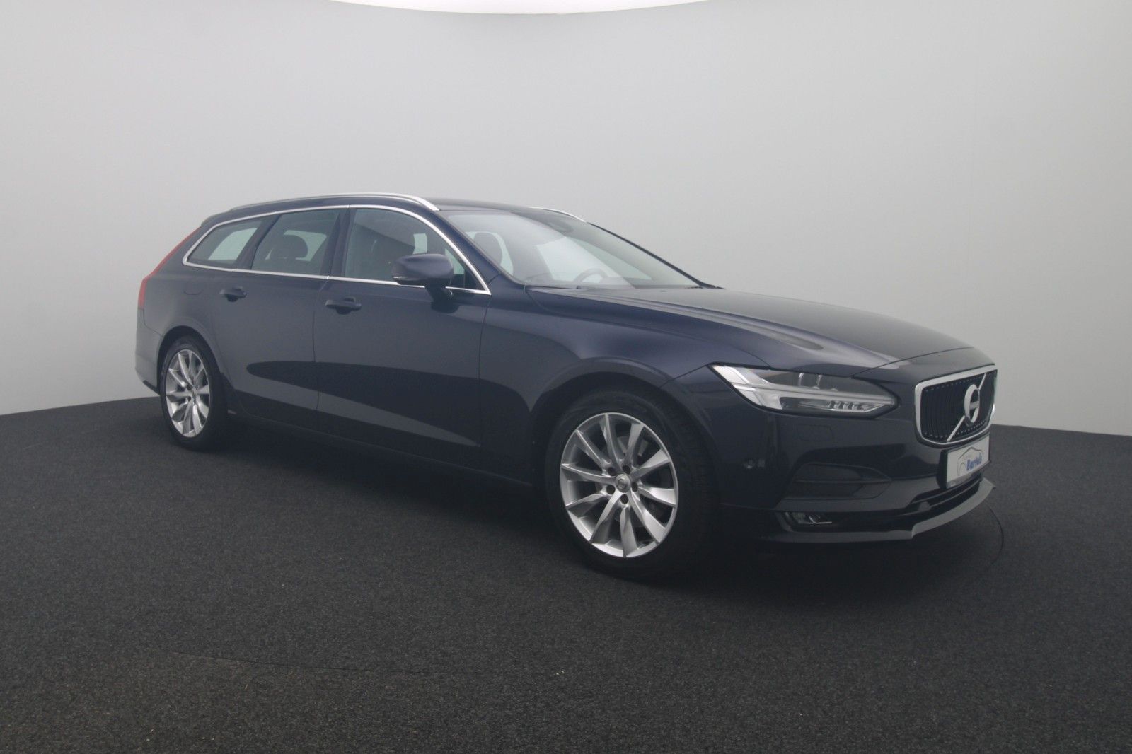 Fahrzeugabbildung Volvo V90 D4 2.0 Kombi Momentum ACC  LED KAMERA