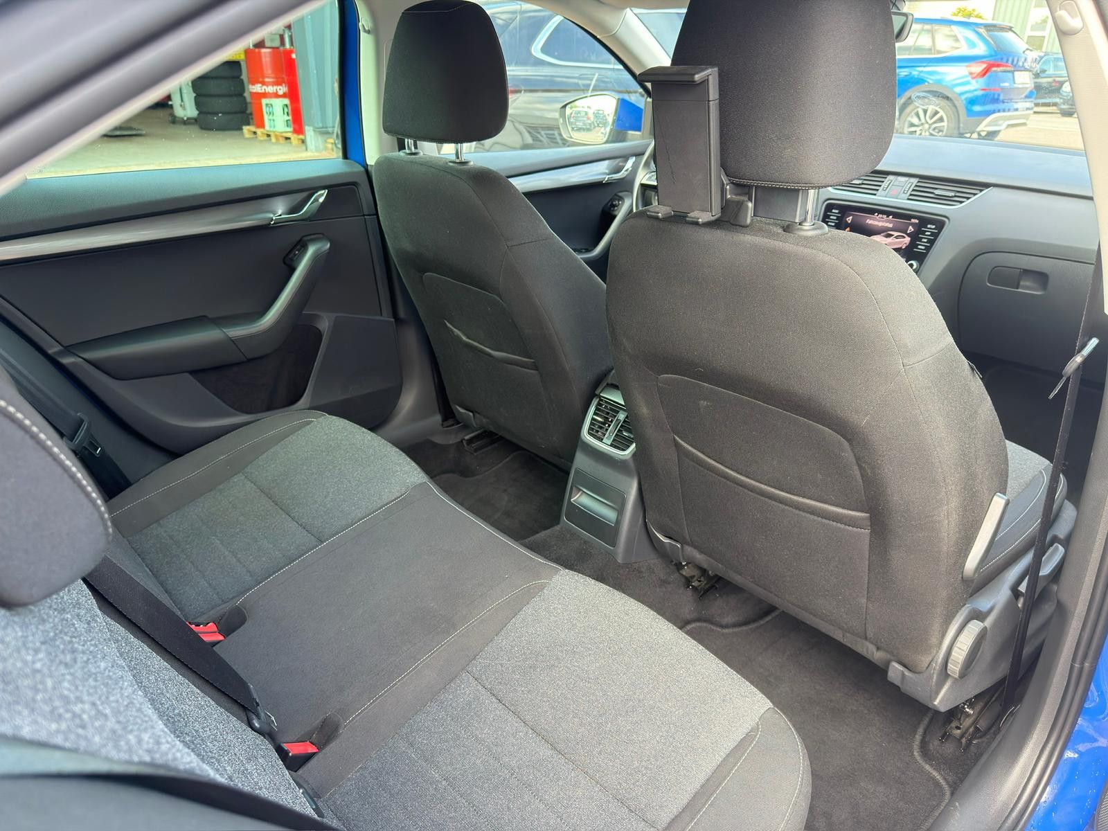 Fahrzeugabbildung SKODA Octavia Lim.*STNDHZNG*SZHZNG*TEMPOMAT*CARPLAY*