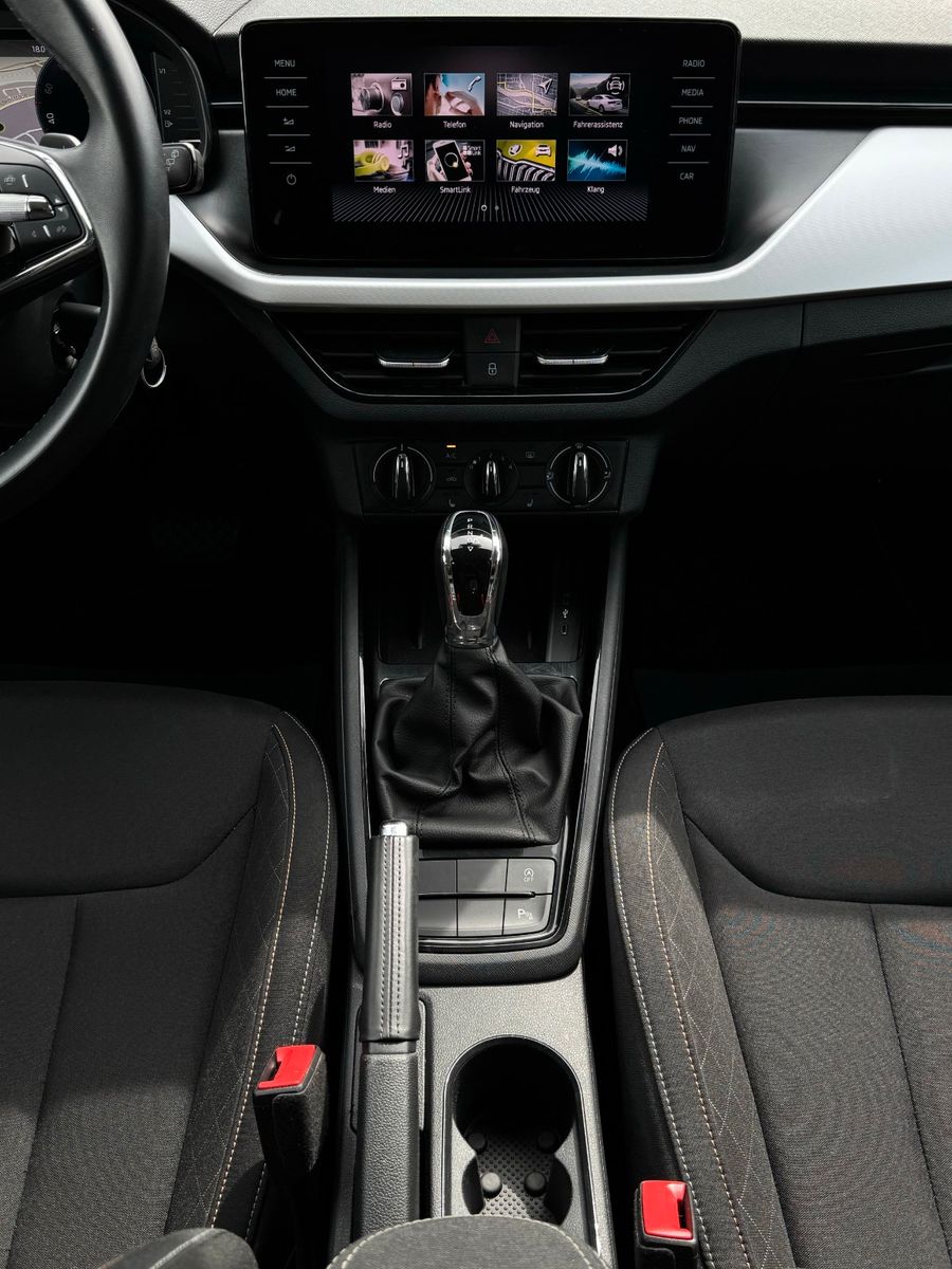 Fahrzeugabbildung SKODA Scala 1.0 DSG Ambition CarPlay Temp. SHZ PDC