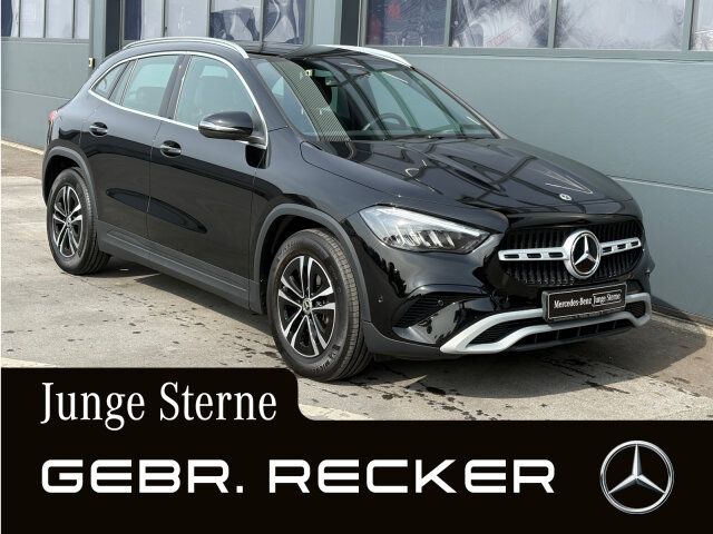 MERCEDES-BENZ GLA 200 AHK Kamera LED eHeckklappe Kamera Winter