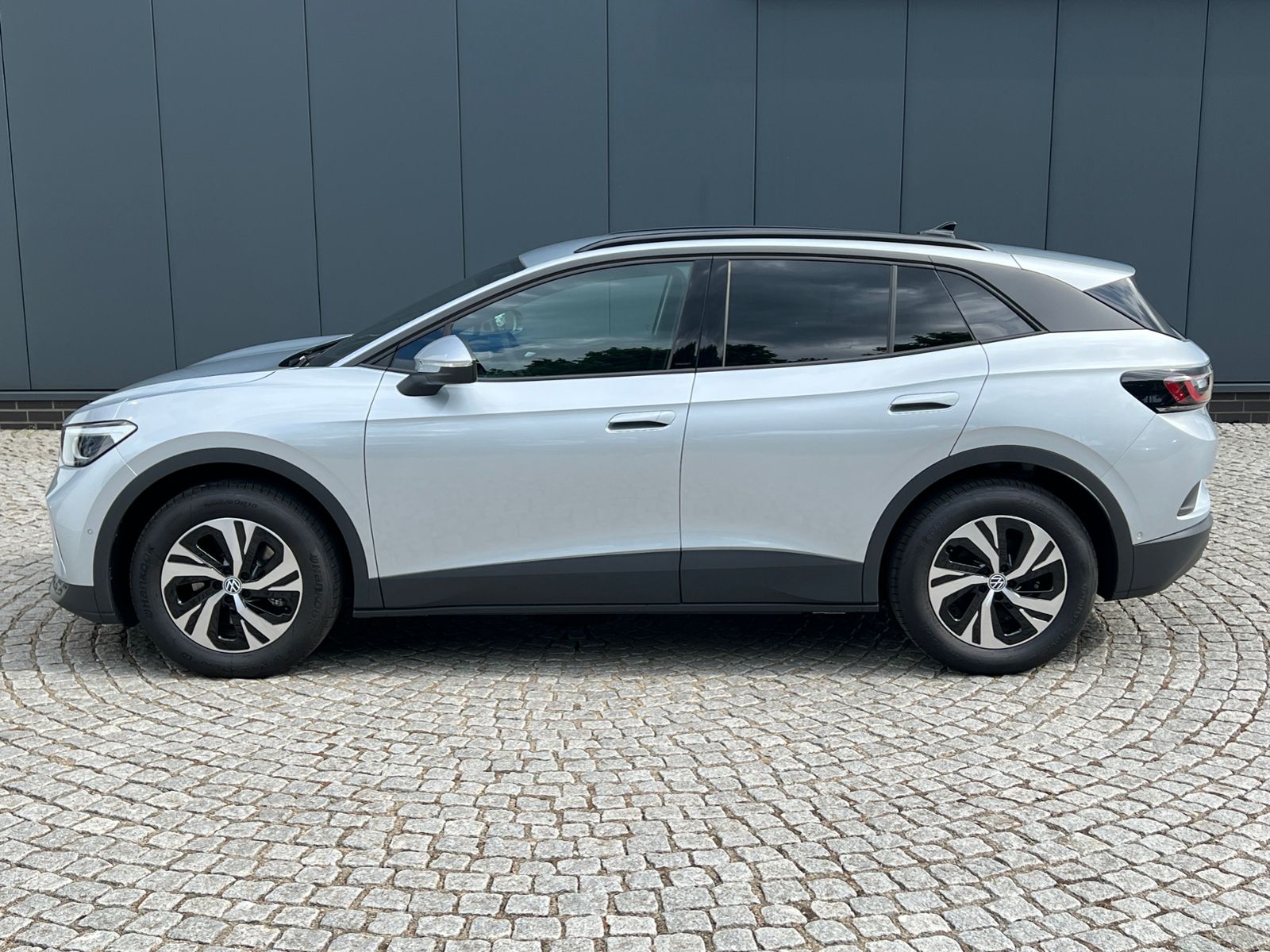Fahrzeugabbildung Volkswagen ID.4 Pure 52 kWh *LED, ACC, Navi, Kamera, 18''-L
