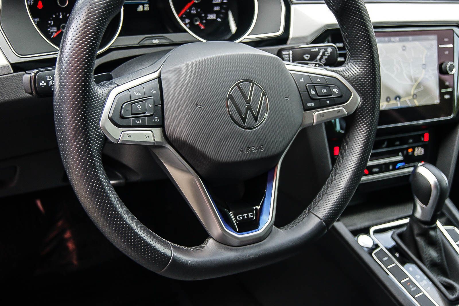 Fahrzeugabbildung Volkswagen Passat Variant GTE MATRIX-LED IQ.DRIVE ACC 1HAND