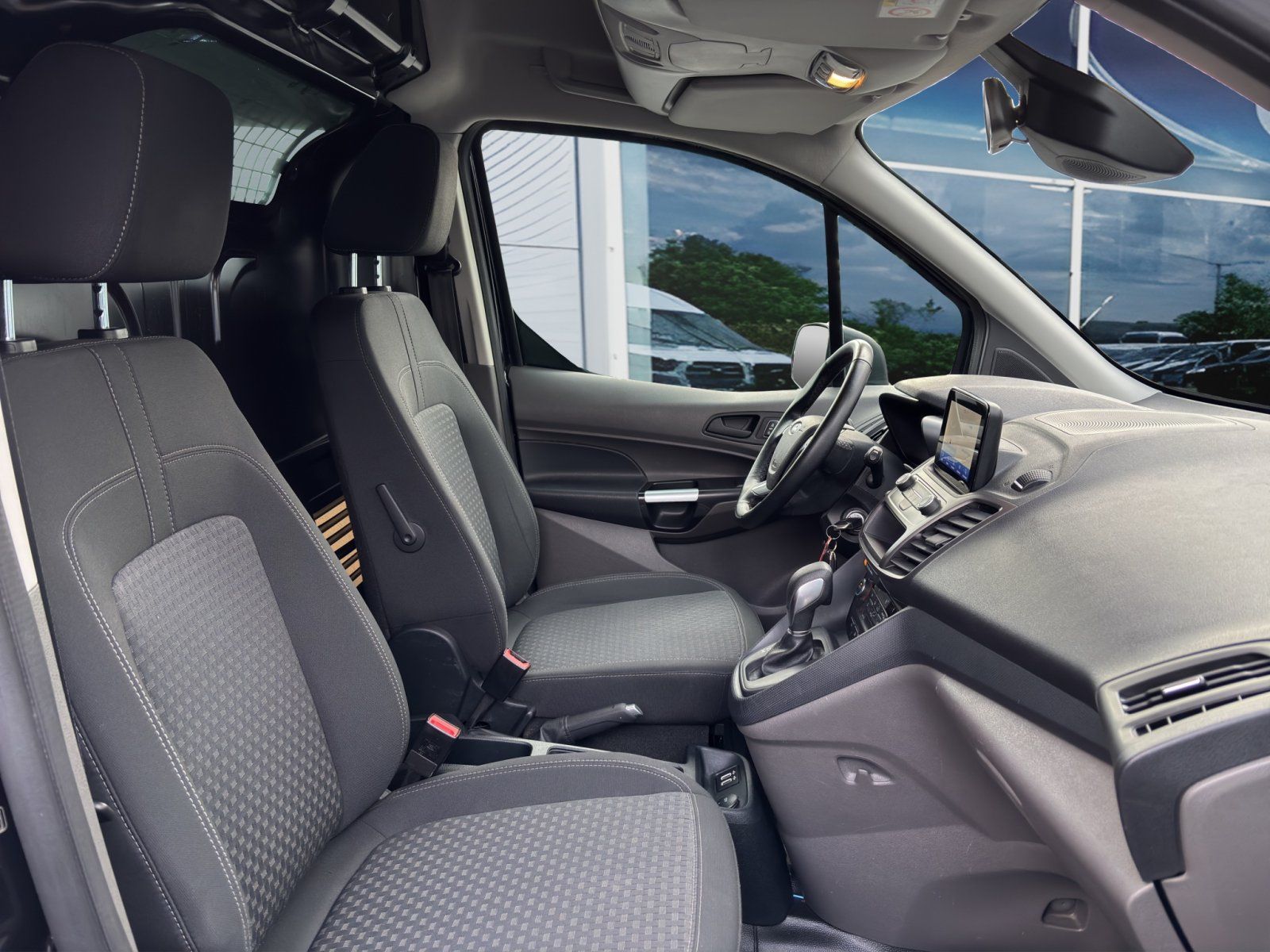 Fahrzeugabbildung Ford Transit Connect Kasten lang Trend #AHK