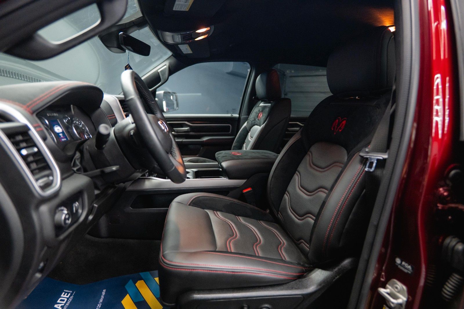 Fahrzeugabbildung Dodge RAM 5.7 V8 HEMI 4x4 OFFROAD NIGHT-Edition LED