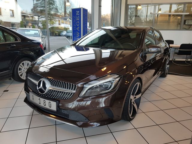 MERCEDES-BENZ A 180 URBAN LED TEMPO SPORTOPTIK SHZ