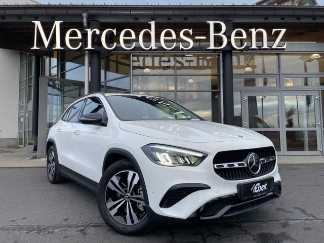 Mercedes-Benz GLA 220 4M Distr+R-Kamera+Ambiente +Night+MBUX