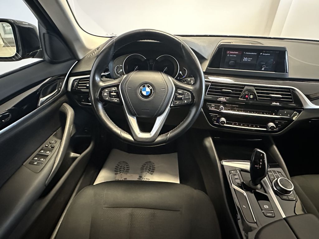 Fahrzeugabbildung BMW 520d Touring Aut.+Assistenz-P.+Carplay+1. Hand+