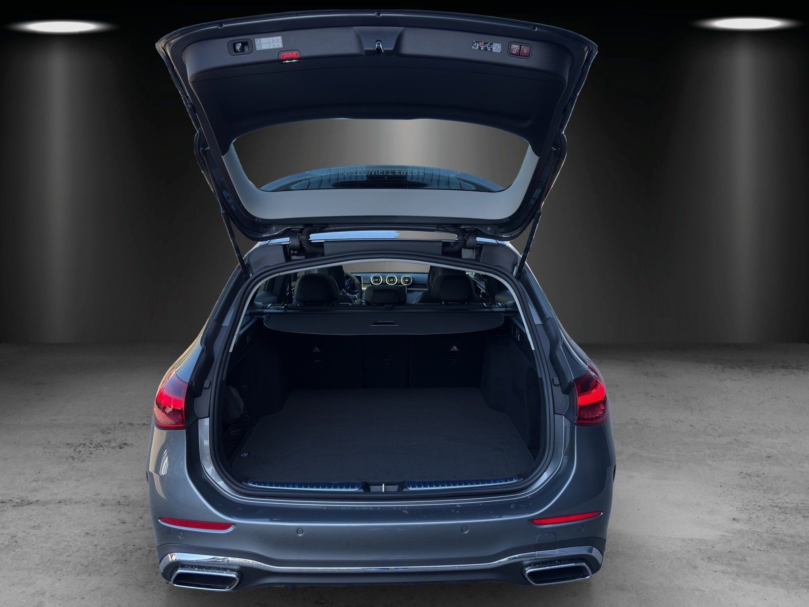 Fahrzeugabbildung Mercedes-Benz C 300 d T EDITION AMG 360° AHK KEYGO PANO MEMORY