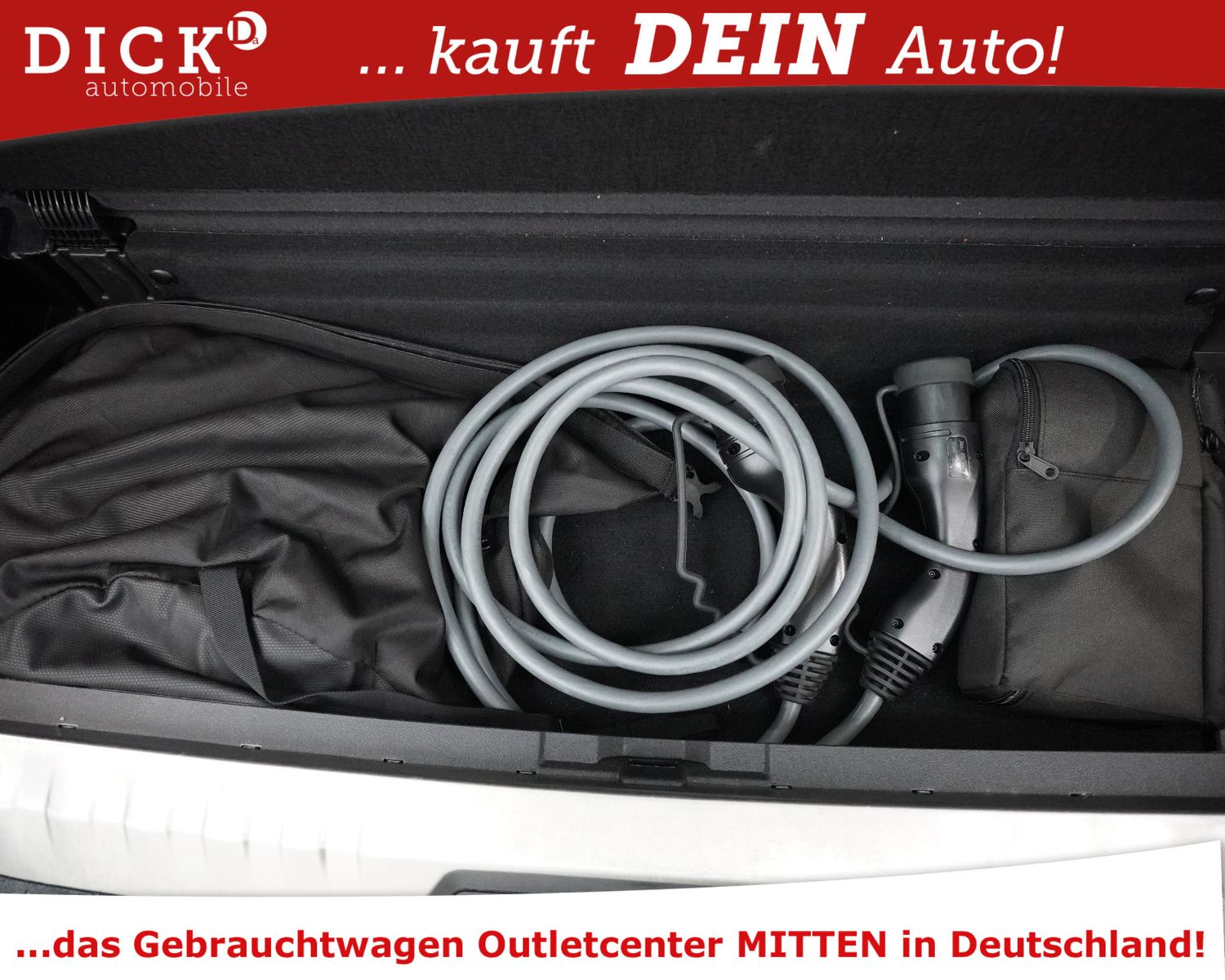 Fahrzeugabbildung BMW 330e FACELIF Sport Line LEDER+SHADO+PROF+VIRTU+M