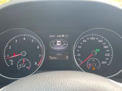 Fahrzeugabbildung Volkswagen Golf Sportsvan 1.4 TSI Highline *R-Line*Nav*AHK*