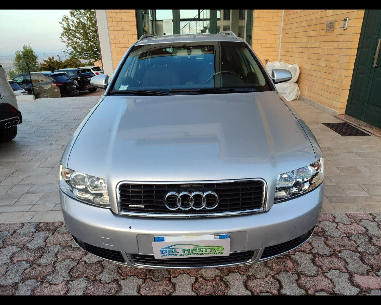 Audi A4 2004 — вигляд ззаду