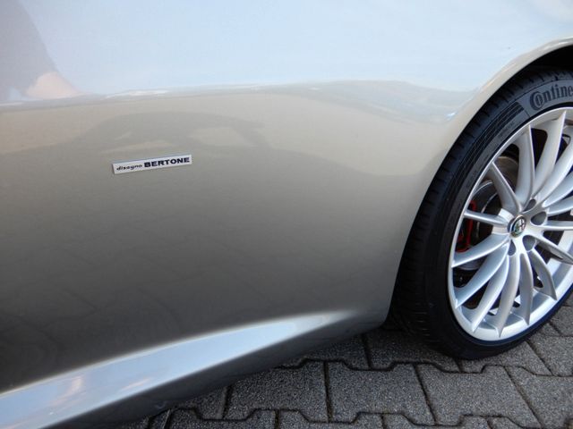 Fahrzeugabbildung Alfa Romeo GT 3.2 V6 24V Distinctive TOP-Zustand