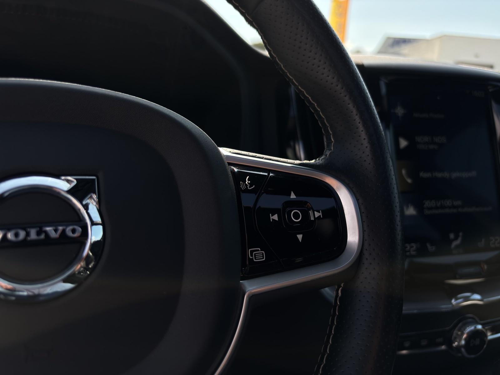 Volvo XC 60 T5 AWD R-Design