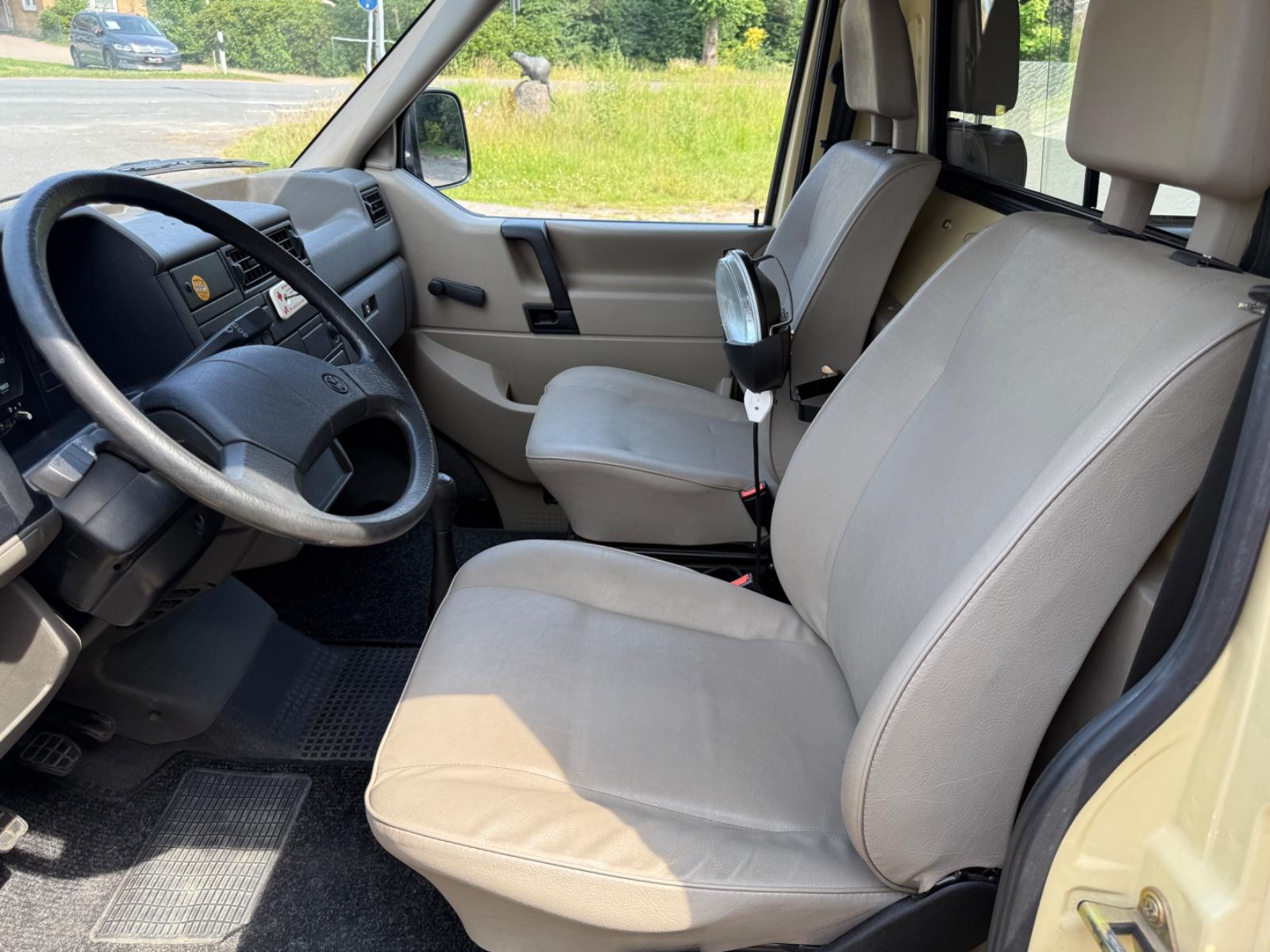 Volkswagen T4 Krankenwagen DRK 2.5 Lang