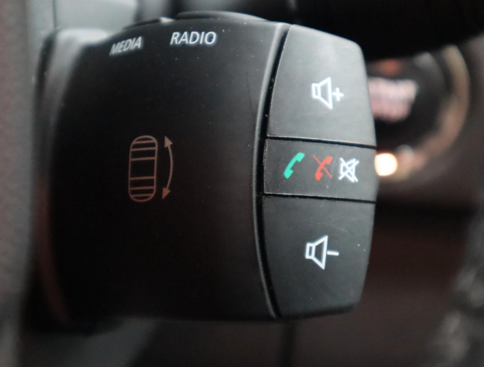 Renault Scenic 2013 — photo 23