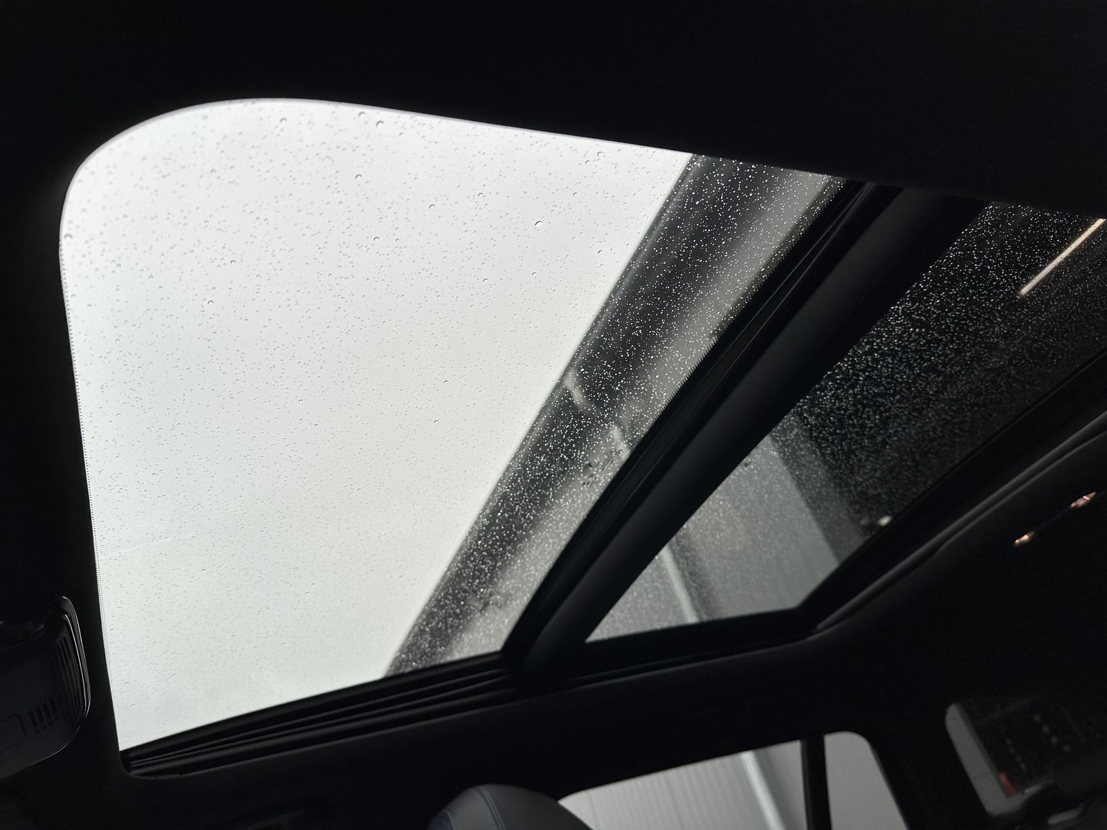 Fahrzeugabbildung BMW 320d Touring M-Sport NAV+LED+PANO+19ZO+LIVECOCKP