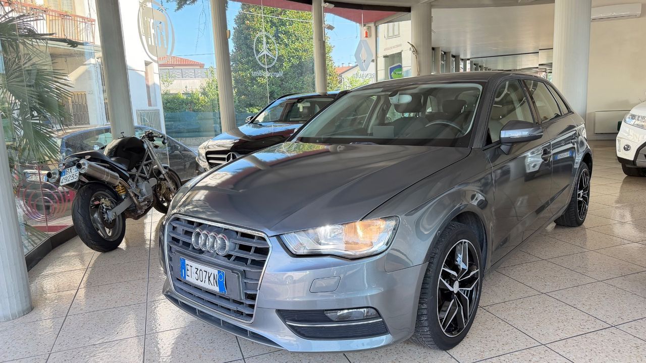 Audi Audi A3 1.6 TDI clean diesel S tronic Young