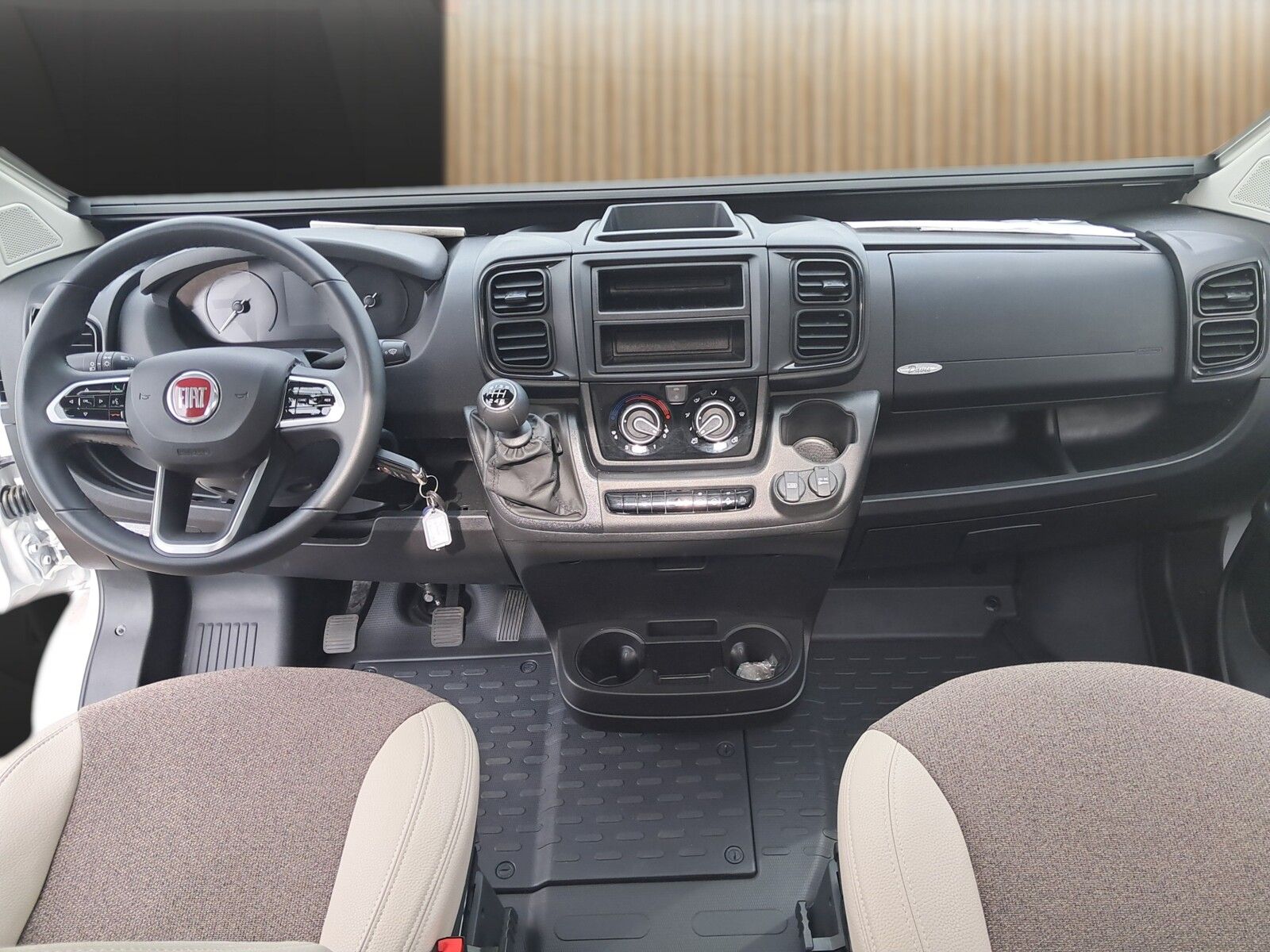 Fahrzeugabbildung Karmann Davis Lifestyle DA 591 LS Panoramadachfenster