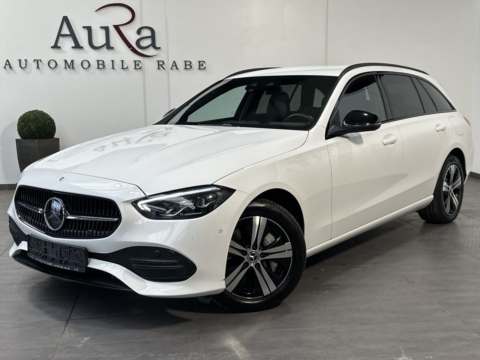 Fahrzeugabbildung Mercedes-Benz C 300e T Avantgarde Night-Paket NAV+LED+ACC+KAM