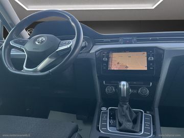 Volkswagen Passat - 12