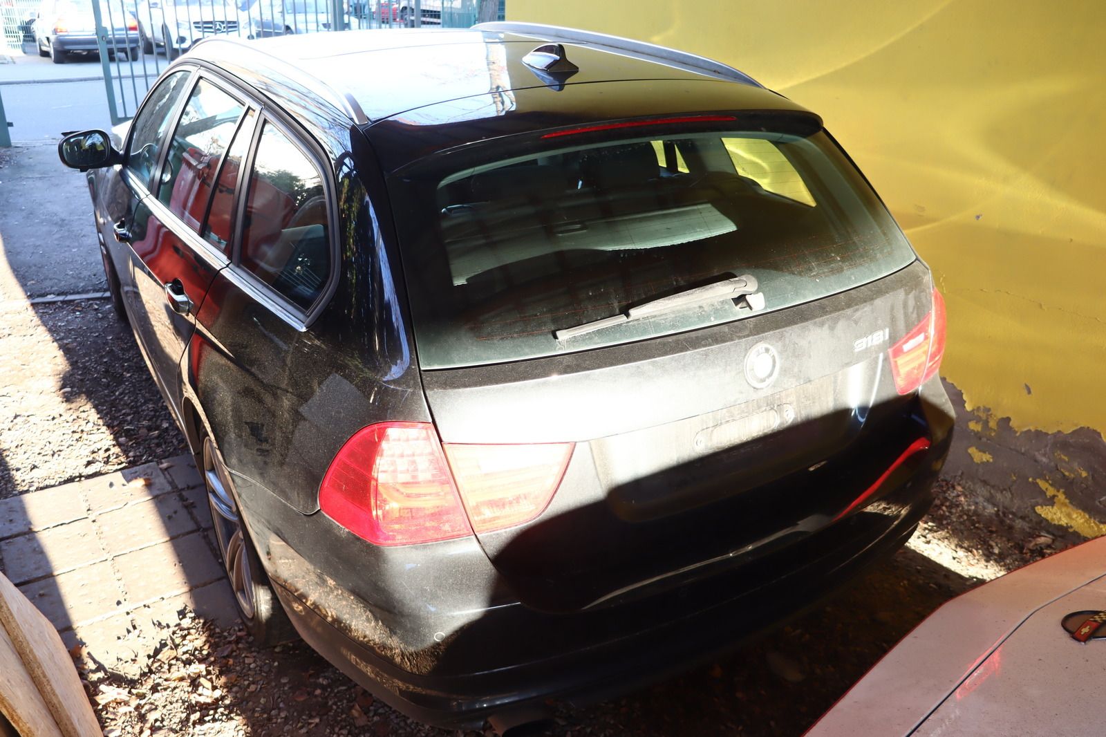 Fahrzeugabbildung BMW 318 i Touring * Xenon * SHZ * Navi