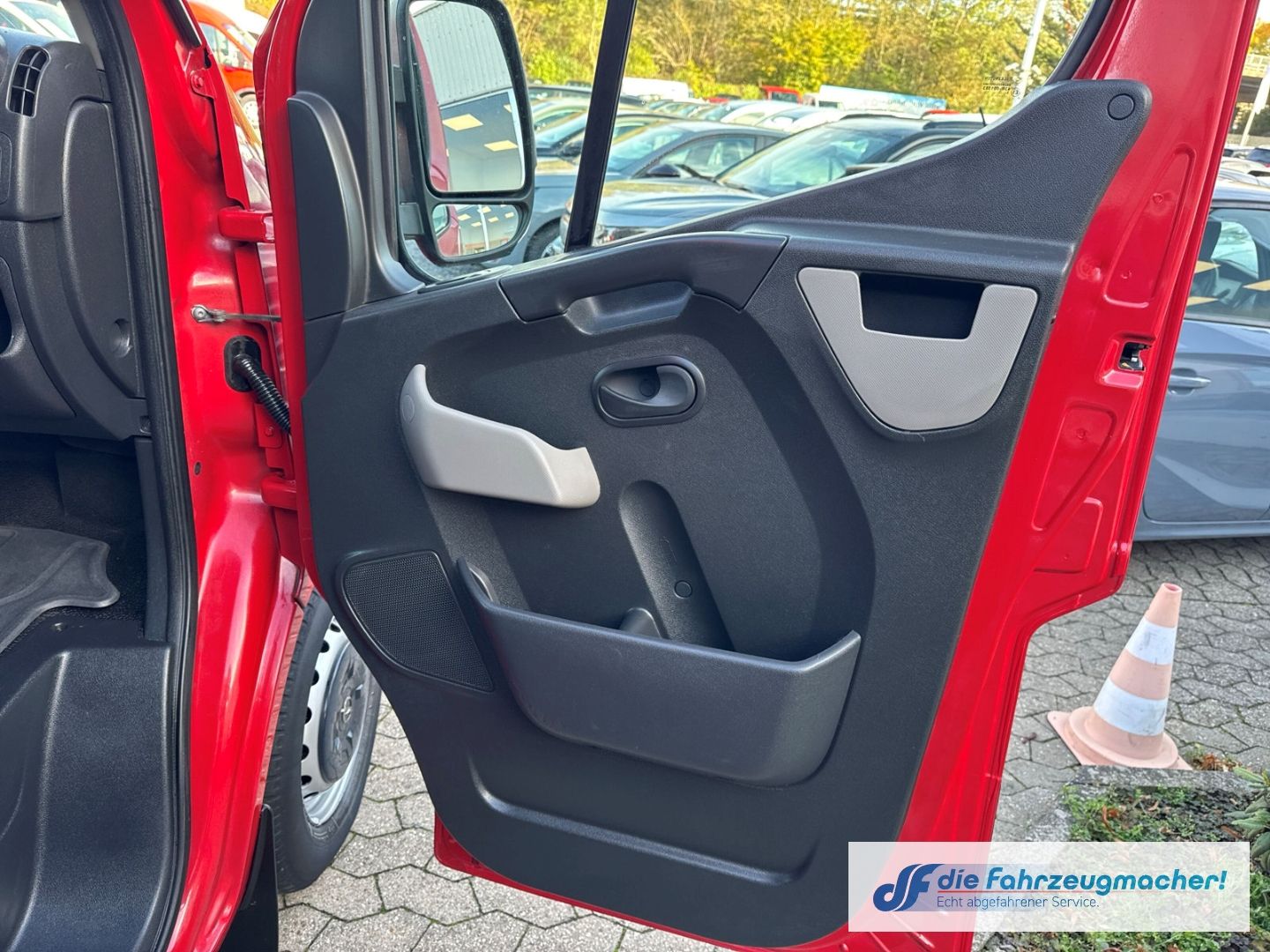 Fahrzeugabbildung Opel Movano PDC BT el.SP ABS Berganfahrass. *8078