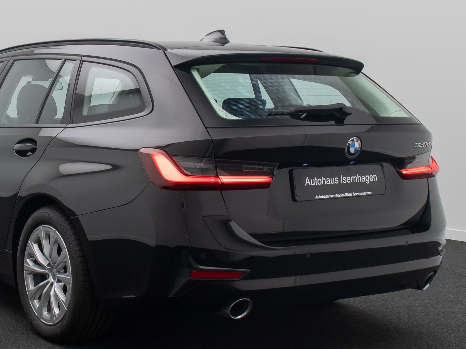 Fahrzeugabbildung BMW 320d DAB CockPitPro PDC DrivingAssist Alarm LED