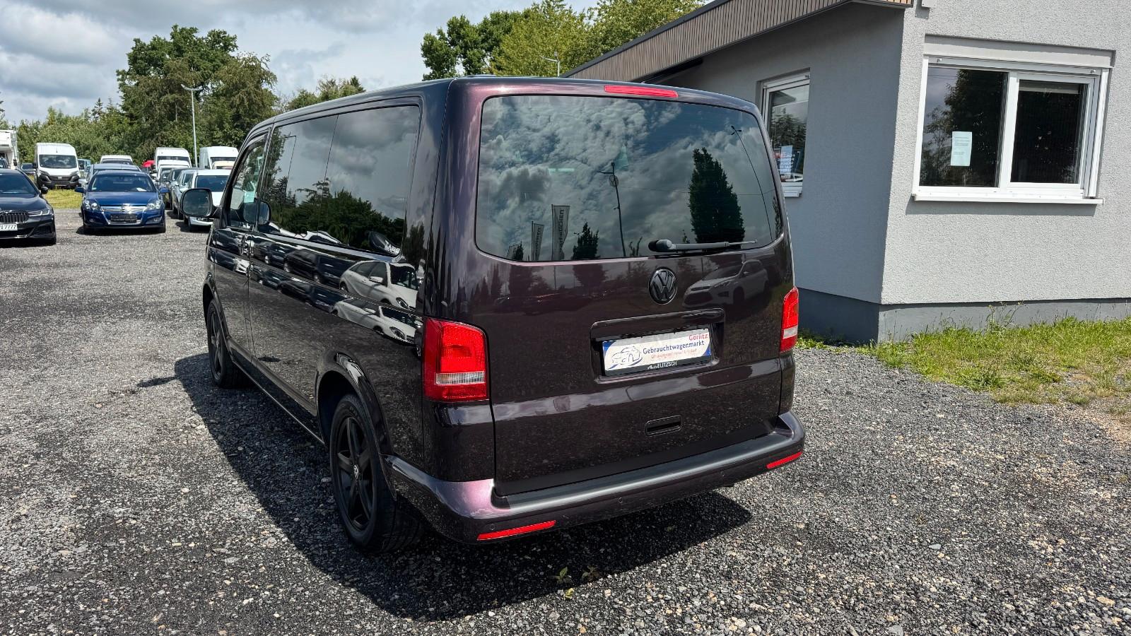 Volkswagen T5 Multivan Scheckheftgepflegt 8-fach bereift