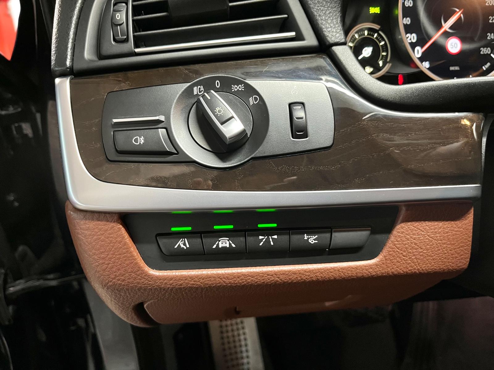 BMW 530d Touring xDrive M-Paket Panorama|Kamera|HUD