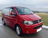 Volkswagen T5 Multivan - rote Volkswagen T5 Multivan
