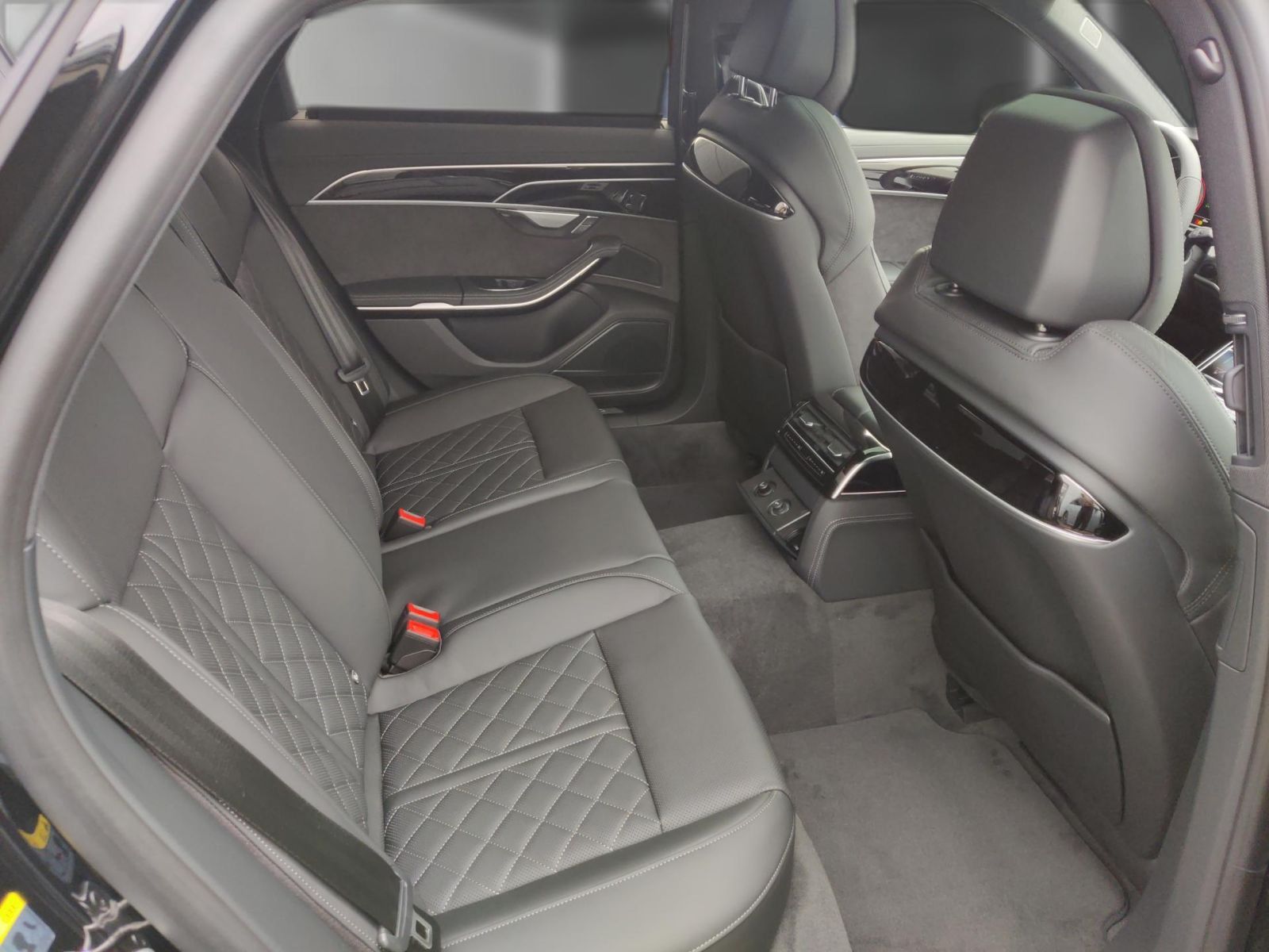 Audi A8 - Bild 11