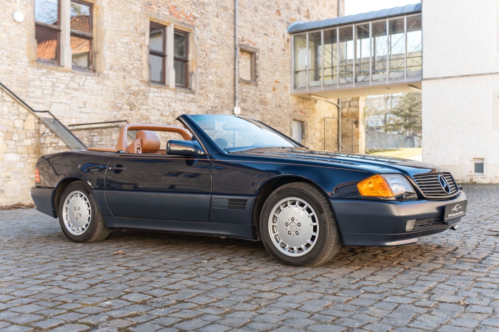 Fahrzeugabbildung Mercedes-Benz SL 500 TEMPOMAT ELEK.SITZE LEDER